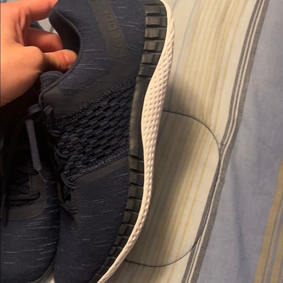 Reebok shoes for Men/Women - Picture 2 of 9